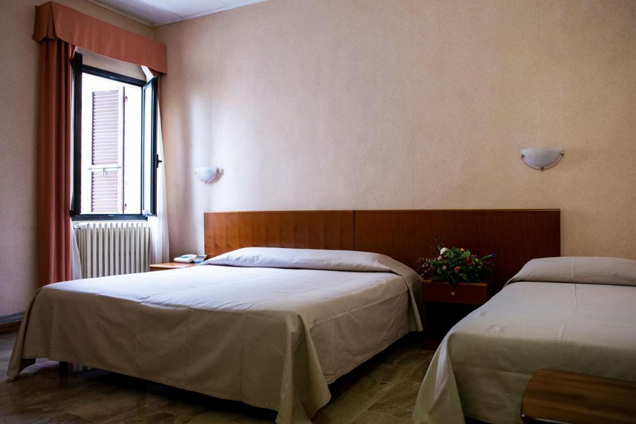 Hotel Astor Piacenza Eksteriør billede