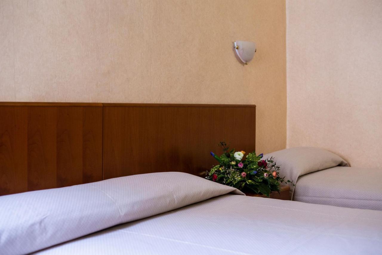Hotel Astor Piacenza Eksteriør billede
