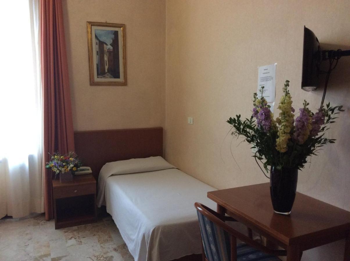 Hotel Astor Piacenza Eksteriør billede